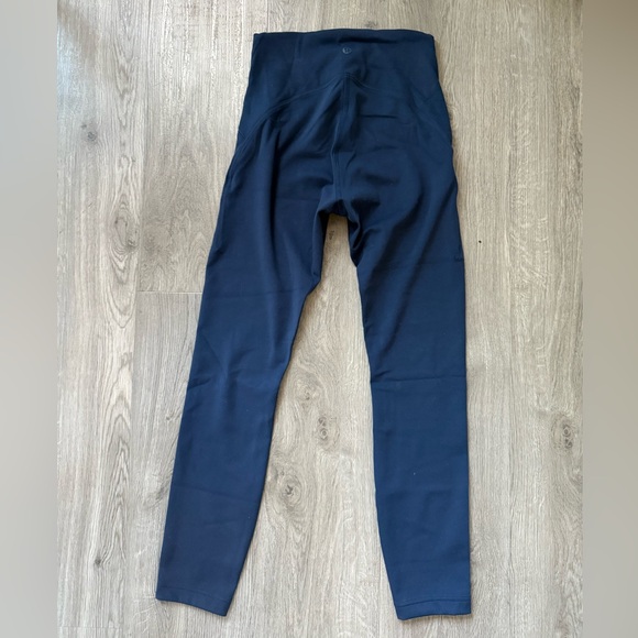 Lululemon navy leggings size 4 - Picture 2 of 4